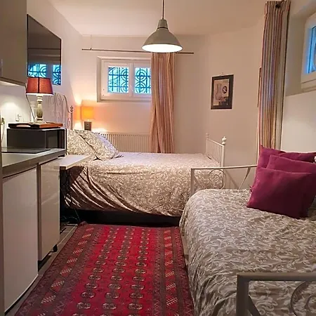 Bed & Breakfast La Romantique Paris