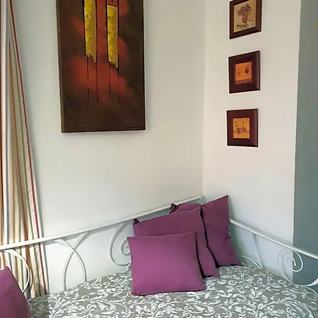 La Romantique Bed & Breakfast
