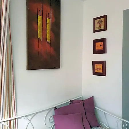 La Romantique Bed & Breakfast *