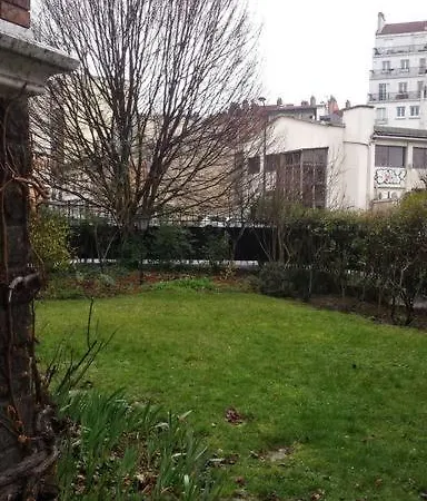 فندق مبيت وإفطار La Romantique باريس