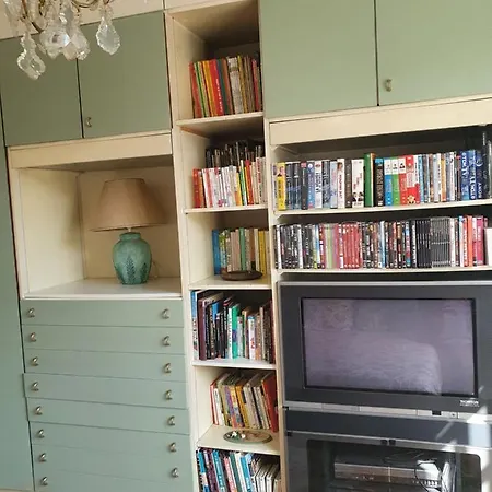 فندق مبيت وإفطار La Romantique باريس