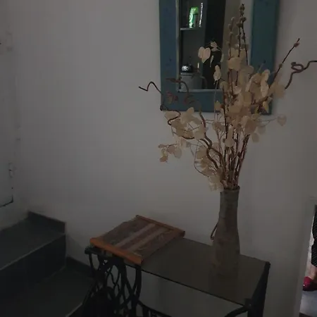La Romantique Bed & Breakfast Paris